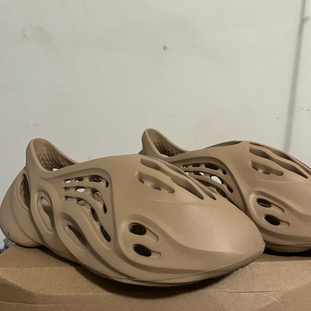 Yeezy Orchre Foam Runners